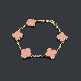Roze kleurschaal vrouwen ontwerper armbanden topkwaliteit messing klassieke vijf vierbladige bloemen armband luxe paar armbanden groothandel