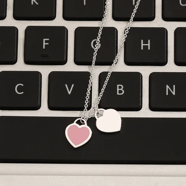 Collier de créateur rose collier de coeur de luxe haut de gamme collier pour hommes pendentif de mode classique cadeau de bijoux de Noël de la Saint-Valentin