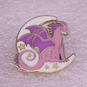 Dragon Pink Migne Anime Movies Games Épingles en émail dur collectionne Metal Cartoon Brooch sac à dos sac Collier Badges de revers Femmes Bijoux de mode S1015