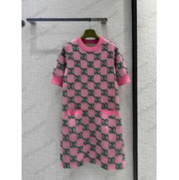Marca de vestir rosa Jacquard Jacquard Plaid Camiseta corta Hilo de lana Importada Versión simple Temperamento de estilo informal