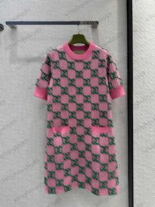 Roze jurk merk klassiek Jacquard plaid korte mouw gebreide geïmporteerde wollen garen eenvoudige versie casual stijl temperament maxiskit voor vrouwen