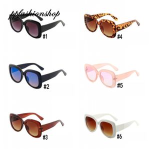 Pink Fashion Femmes Lunettes de soleil extérieures Place Sun Glasses Brand Designer Summer Eyewear avec boîte et boîtier PPFashionShop 292F