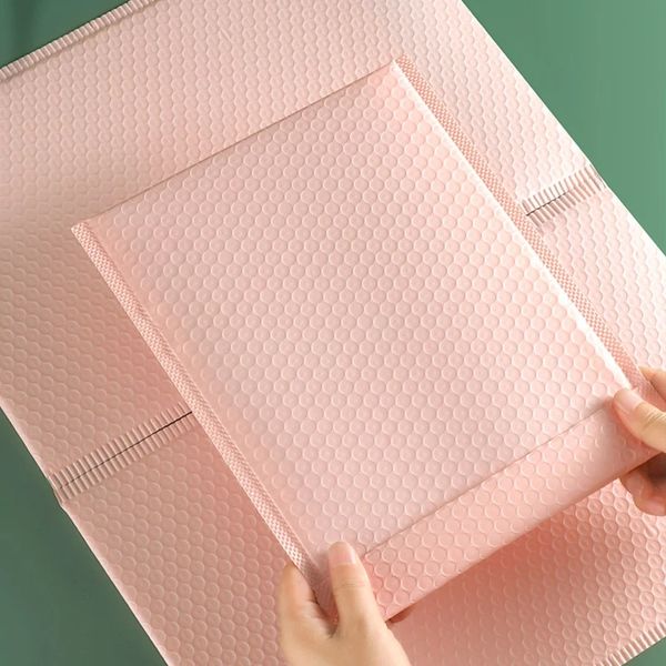 Sacs d'enveloppe en mousse rose Envoyez des enveloppes d'expédition rembourrées avec des packages de diffusion de bulles