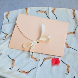 Boîte à enveloppe en carton de boîte de cadeau pliant rose avec ruban Kerchief mouchoir en soie Echarpe Boîtes d'emballage