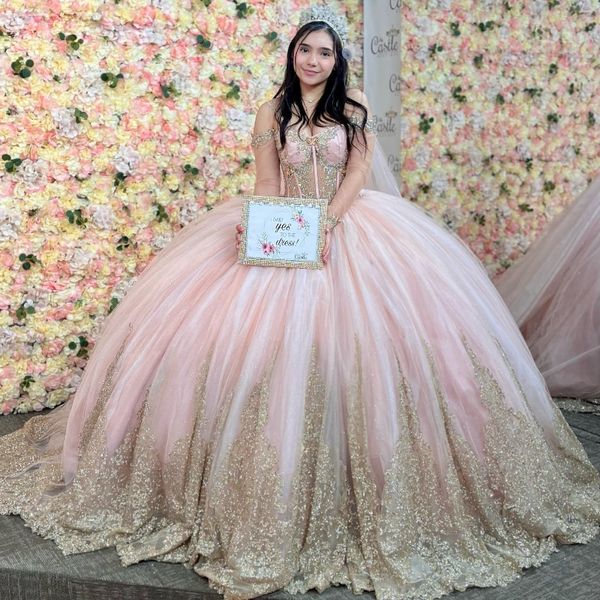 Rose scintillant Quinceanera robes perles or appliques dentelle avec Cape formelle princesse fête d'anniversaire robes De 15 Anos