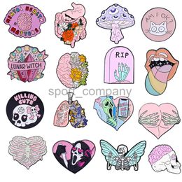 Pink Hart Brain Enamel broche Goth Witch Evil Eye Mushroom Pizza Skull Demon Badge Funny Tombstone Punk Rapel Pins Sieraden Gift
