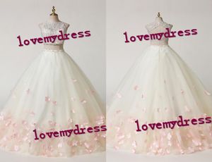 Pink Ivory Nuevos vestidos de quinceanera dulces 16 chicas 2023 hechas a mano perlas perlas de encaje apliques bateau keyhole back