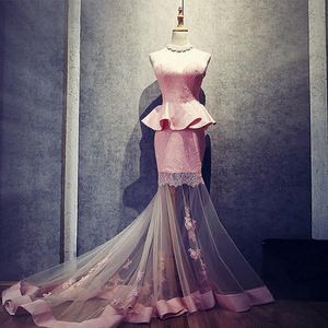Robes de soirée en dentelle rose Peplum sexy sans manches voir à travers les robes de bal sirène balayage train robe de soirée formelle sur mesure robes