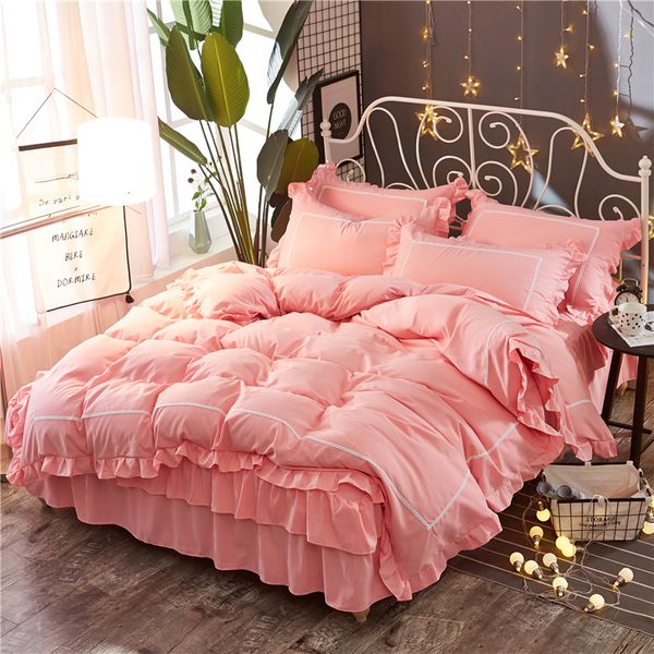 Pink Lace Princess Wedding Conjuntos de ropa de cama Textiles para el hogar de alta calidad Queen King Size Moda Funda nórdica Conjunto Falda de cama Fundas de almohada T200706