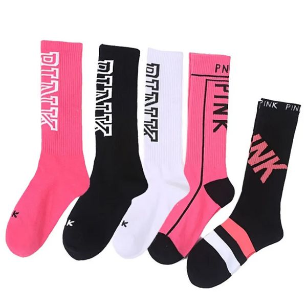 Lettre rose mode femme bas genou haute chaussettes longues chaussette blanche Street Style Hip Hop Skateboard Calcetines I0404