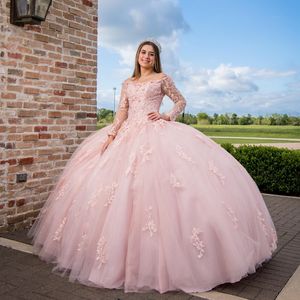 Roze lange mouwen Quinceanera -jurken applique kanten kralen tuLle van de jurk van de shouder baljurk jurk Vestidos de 15