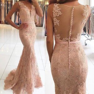 Roze zeemeermin blush avondjurken nieuwe kanten appliqued v nek formele prom jurken bedekte knop goedkope lange kristallen jurk