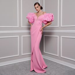 Robes de soirée rose sirène portrait manche courte Rose fleur robe formelle V couche balayage Train Slit Sirène Robe de célébrité