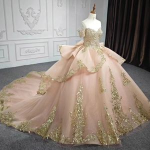 Robe de bal de bal robe quinceanera rose appliques en dentelle en or