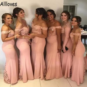 Pink Off the ￩paule Robes de demoiselle d'honneur Longs avec des robes de chambre d'honneur en dentelle pour les filles noires Sir￨ne du soir de mariage robe invit￩ Arabe Aso Ebi Vestidos CL0837