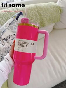 Roze Parada met logo 40oz H2.0 roestvrijstalen bekers met siliconen handvat, deksel en rietje Automokken met grote capaciteit Vacuüm geïsoleerde waterflessen Roze Flamingo 1116