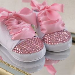 Nom personnalisé rose Baby Shoes Boy Girl First Walking Nursery Déco paillettes de bébé Sneakers de douche de bébé personnalisés