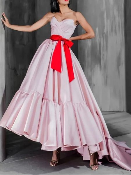 Princesa rosada Lindo vestido de fiesta de compromiso Cariño Tren de barrido Satén con lazo rojo Vestidos de fiesta formales de noche Vestidos Longo Robes De Soiree