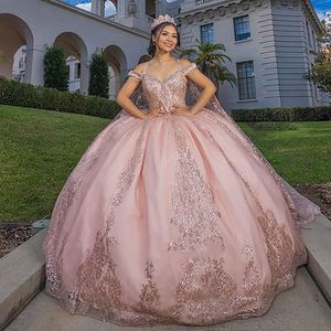 Roze quinceanera sexy jurken baljurk uit schouder roze gold lovert labrieken kanten appliques kristallen kralen gezwollen feestjurk prom avondjurken met cape s