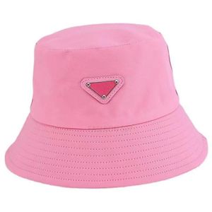 Pink réversible seau chapeau de créateur de chapeau Snapback de haute qualité Fashion Fashion Womans Baseball Caps de baseball Nouveau pêcheur de printemps d'automne Snap198M