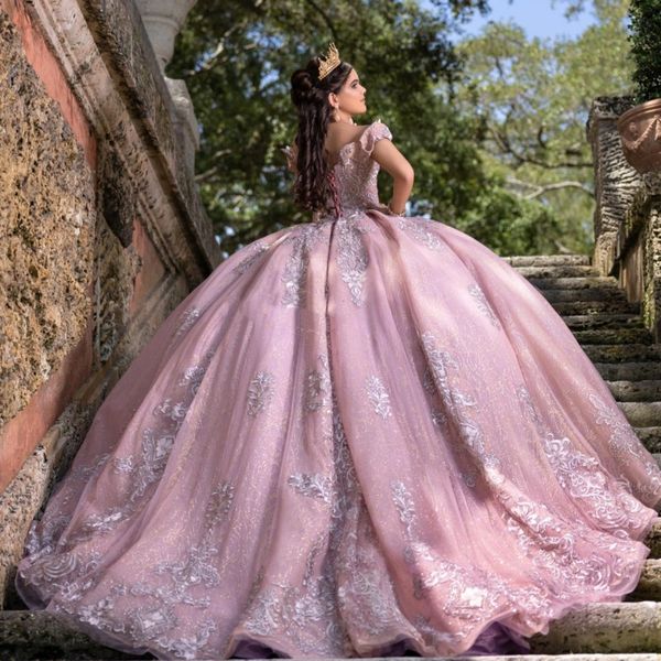 Vestido rosa brillante para quinceañeras, vestido de fiesta de princesa con hombros descubiertos, dulce 16 y XV años, vestido mexicano para desfile de señorita cumpleaños 2024