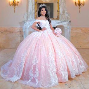 Roze Glanzende Quinceanera Jurk Met Kant Appliqué Kralen Uit De Schouder Mexicaanse Prinses Baljurk Sweet 16 Vestidos De XV 15 Anos