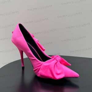 Zapatos de vestir de tacón de aguja de satén de seda rosa Bombas Decoración de pajarita Suela de cuero Punta puntiaguda Zapatos de noche sin cordones Diseñador de lujo para mujer Tacones altos 34-42 con caja