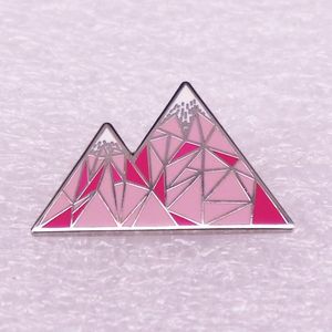 Badge de la montagne de neige rose badge de paysage naturel mignon films anime jeux épingles en émail dur collectez le dessin animé en métal broche