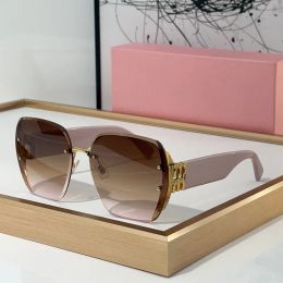 roze zonnebrillen miui zonnebril moderne verfijning Europa Amerika dames boetiek modestukken goed materiaal UV400 Designer Shades Lunette Luxe