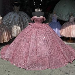Roze lieverd glanzende quinceanera -baljurk van de schouder kanten kralen kristal tull Mexican Sweet 16 jurken 15 anos 0516