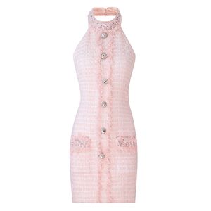 Roze wollen mouwloze halshangende jurk met zichtbare rug, kleine sexy jurk, zwaar werk nagelkraal diamanten gesp, elegante slim fit jurk