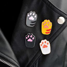 Pinnen broches 1 stuk schattige cartoon grijs zwart oranje witte kat poot broche kraag corsage shirt tas cap jas pin badge verjaardag cadeau z0421