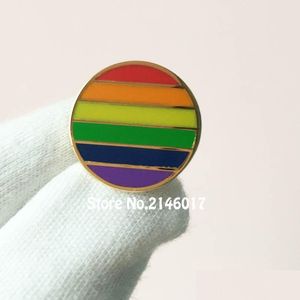 Pins broches 10 stcs colorf ronde metalen vaartuig aangepaste badge harde emailpennen en broche regenboog schattig unieke gay pride lesbian lap dhied