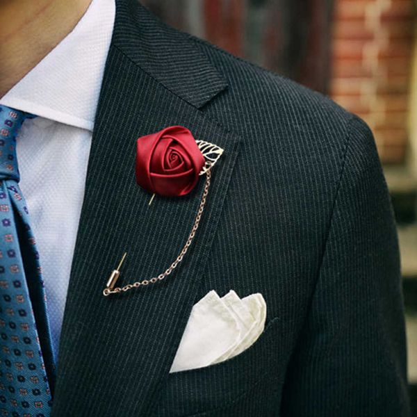 Pins Broches 1pc hommes costume Rose fleur broches toile tissu ruban cravate épinglette Badge avec gland chaîne hommes mariage boutonnière broche Z0421