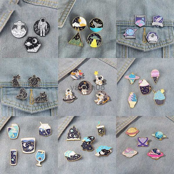 Broches Broches 2-5PCS / SET Drop Shipping Spacewalk Émail Pin Soleil Lune Constellation Satellite Astronaute Crème Glacée Broches Revers Badges Bijoux HKD230807