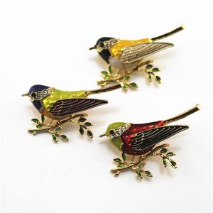 Broches, broches 2021 Style européen et américain Mode émail Petit oiseau branche d'arbre animal mignon broche