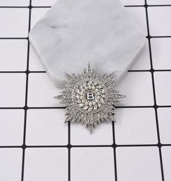 Pins Brooches 2021 Full Crystal Runway Baroque Star B Word Brooch Coat Snowflakes Accessories5590011