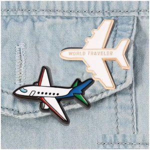 Broches Broches Modèle d'avion stéréo 3D Broche Creative Aerospace Fighter Alliage Badge Vêtements Sac à dos Avion Pins Accessoires Drop Dhziv