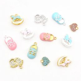 Épingles Broches 6 pièces chacune breloques bébé strass pour épingle hamsa coeur chaussures de cheval pieds Islam bébé pendentif à breloque pour épingles 231208