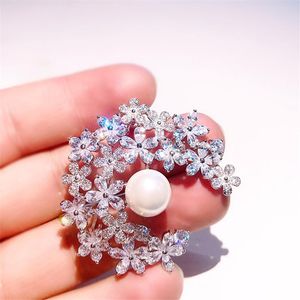 Épingles, Broches Belle Perle De Flocon De Neige Pour Les Femmes Bouquet De Mariage D'hiver Broche Broche Bijoux Cristal Flocon De Neige Broche Cadeaux De Noël