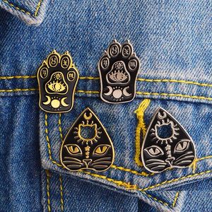 Alfileres Broches Broches Witchcat Black Cat Paw Star Moon Eye Witch Craft Magic Course Esmalte Broche Prendedores Gold Sier Badge Den Dhgarden Dh2Df