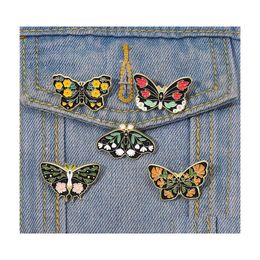 Alfileres Broches Mariposa Insecto Polilla Esmalte Alfileres Retro Romance Flores Alas Broches Insignias de solapa Naturaleza Inspiración Joyería Regalo Fo Dhkqu