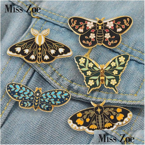 Broches Broches Butterflys Moth Épingles En Émail Dur Personnalisé Muguet Vigne Insigne Noir Insecte Plante Bijoux Cadeau Pour Frien Dhnpv