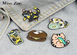 Pins broches katten en visglazuur Pin aangepaste fles fishtank hamburger badge voor tas rapel buckle sieraden cadeau kinderen vrienden1307615442365