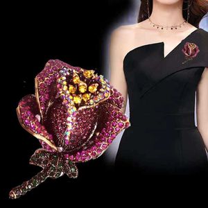 Spille Spille Charm Spille fiore rosa per le donne Lady Fashion Vintage Elegante fiore smaltato Pin Summer Design Regalo di San Valentino HKD230807