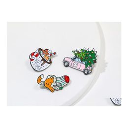 Broches Broches Noël Tasse À Café Arbre De Voiture Émail Broche Temps Broche Denim Jeans Chemise Sac Rouge Vert Bijoux Cadeau Pour Amis Enfants Dr Dhpbm