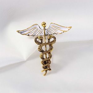 Pins Broches Crystal Caduceus Vleugel met Slangen Badge Revers Pin Geneeskunde Symbool Sieraden Geschenken Voor Verpleegkundige Arts Studenten 230621