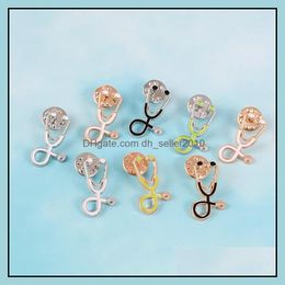 Pins broches op maat gemaakte bk email pins cartoon creativiteit dokter stethoscoop broches vrouwen man mode sieraden 1171 d3 drop leveren dhwkt