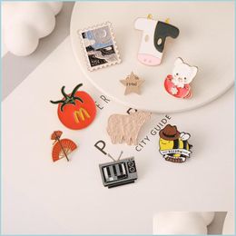 Pinnen broches op maat gemaakte vlinder bijen huisdier badge broches cartoon vrouwen kleding accessoires grappig schattig bk kraag metaal hard dh629