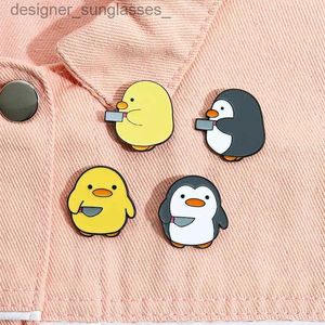 Pins Broches Cutie Killer Emaille Pins Chick Kleine Pinguïn Dolk Mes Broches Lel Badges Cartoon Fun Animal Sieraden Cadeau voor Kinderen FriendL231117